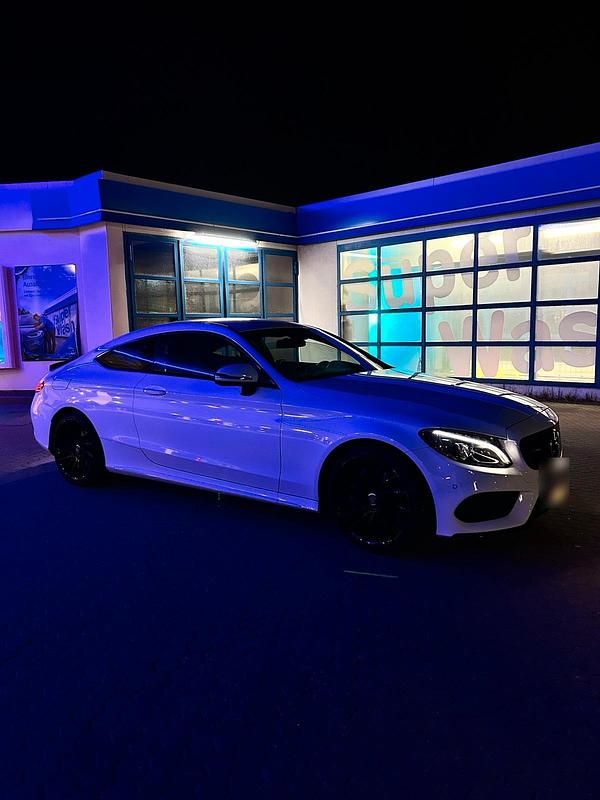 Gebraucht Mercedes C180 AMG line 200 PS (147 kW) 2016 Weiß Coupé