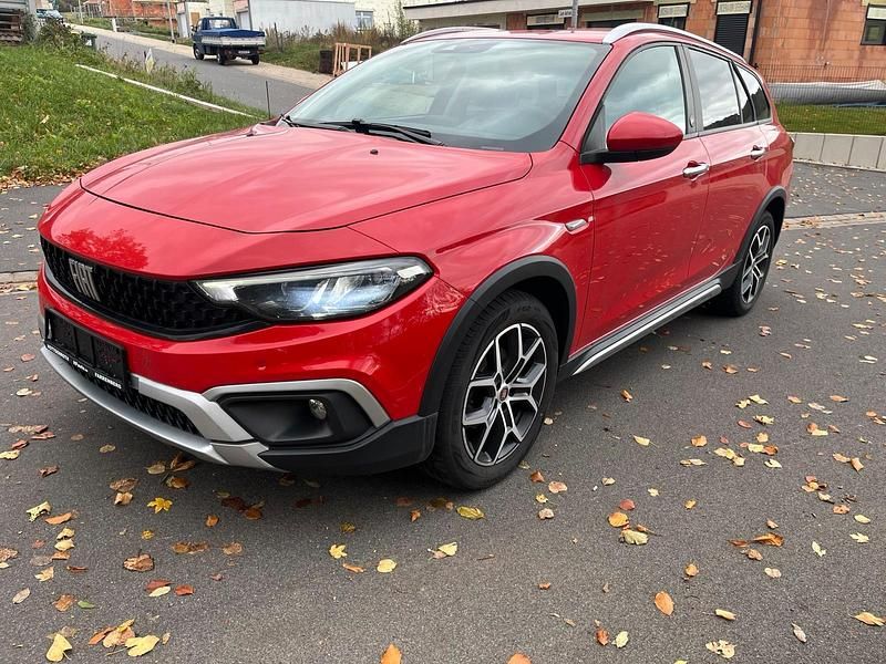 Rot Gebraucht 2022 Fiat Tipo Cross Kombi | 18.800 € (Fairer Preis) - Bild 1/4