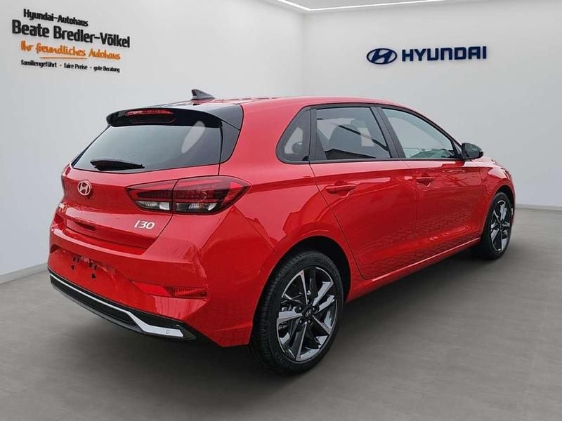 Neu Hyundai i30 Advantage 140 PS (102 kW) 2026 Engine red / sol Limousine