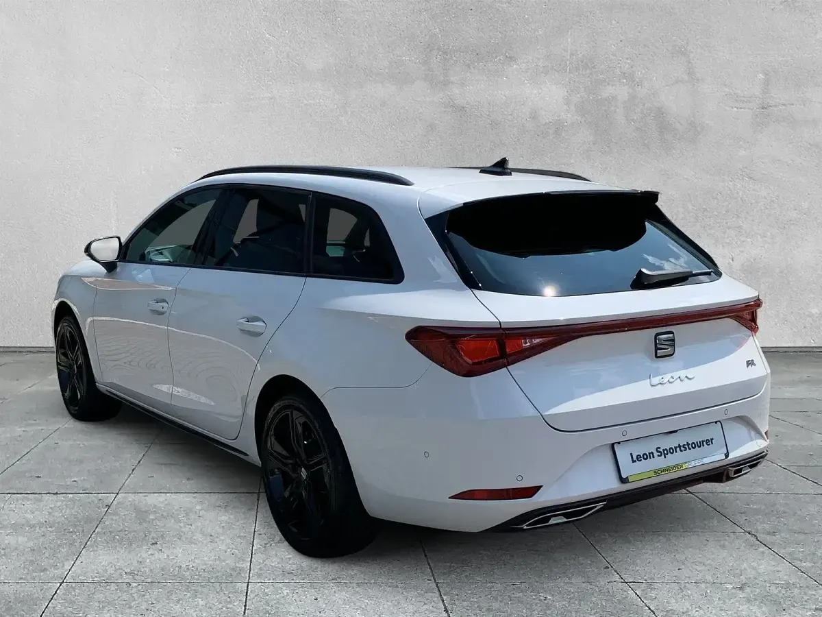 Neu Seat Leon Black Edition 150 PS (110 kW) 2025 Weiß Kombi