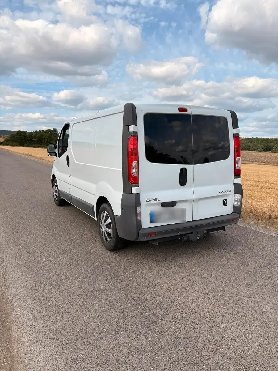 Gebraucht Opel Vivaro 90 PS (66 kW) 2008 Weiß Van / Kleinbus