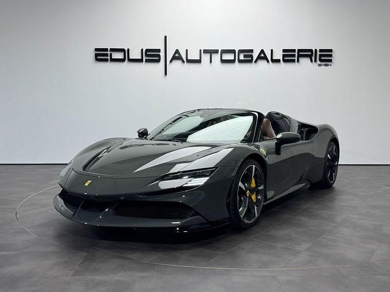 Grau Gebraucht 2022 Ferrari SF90 Cabrio | 435.900 € - Bild 1/4