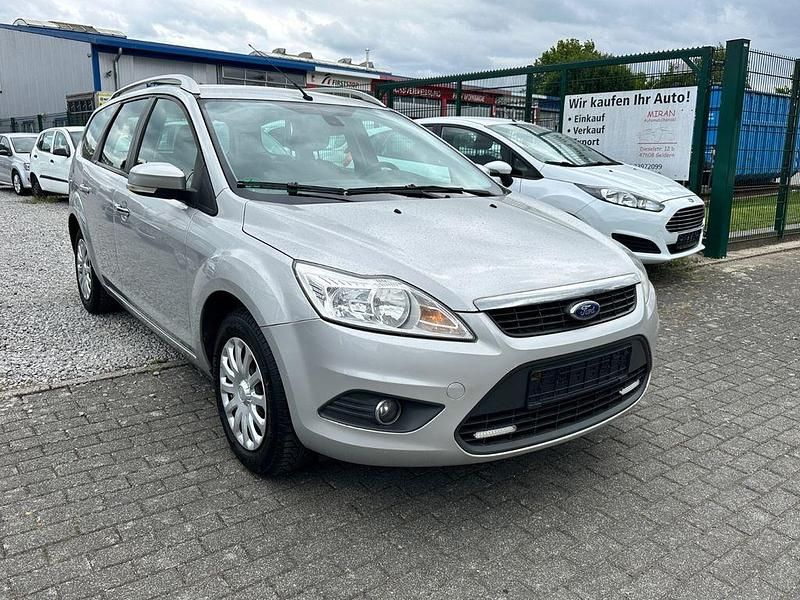 Silber Gebraucht 2009 Ford Focus Style Limousine | 2.900 € (Fairer Preis) - Bild 1/4