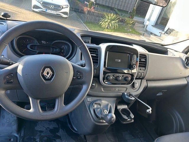 Gebraucht Renault Trafic Komfort 120 PS (88 kW) 2018 Weiß Van / Kleinbus
