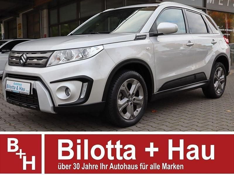 Silky silver Gebraucht 2018 Suzuki Vitara Comfort+ SUV | 17.950 € (Superpreis) - Bild 1/4