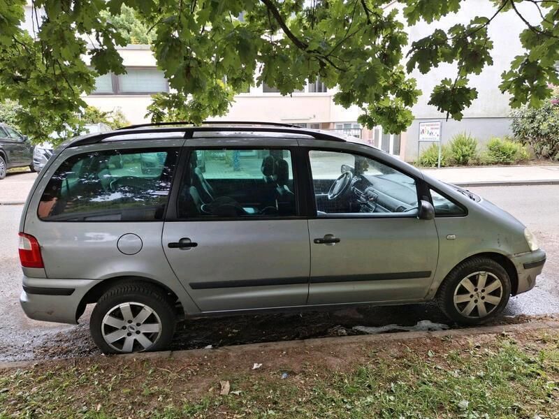 Silber Gebraucht 2002 Ford Galaxy Van / Kleinbus | 1.000 € (Guter Preis) - Bild 1/4