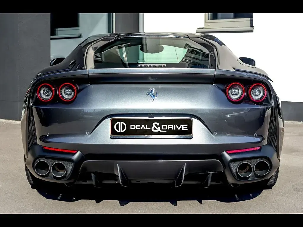 Gebraucht Ferrari 812 799 PS (587 kW) 2018 Grau Coupé