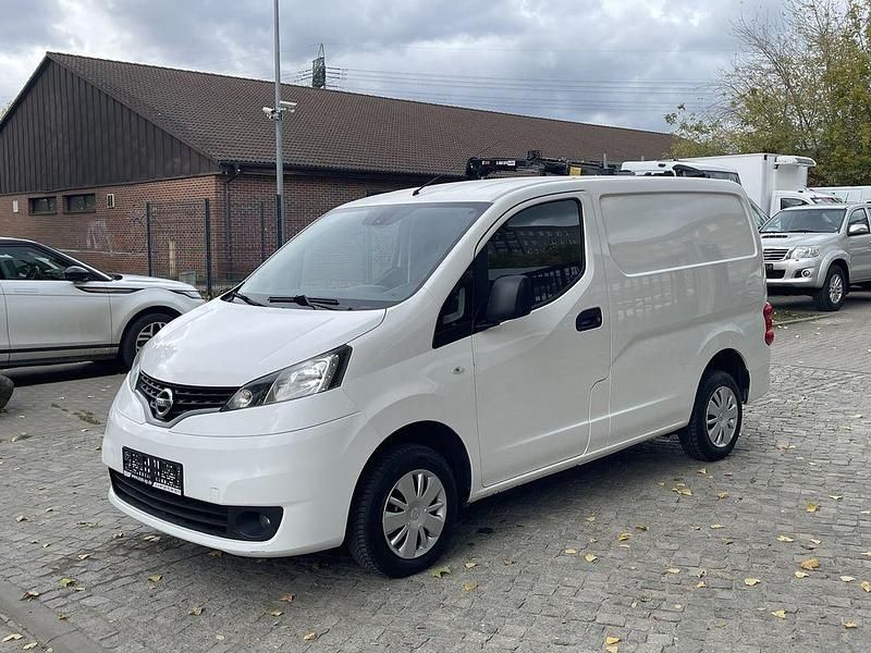 Weiss Gebraucht 2017 Nissan NV200 Comfort Van | 9.996 € (Etwas zu teuer) - Bild 1/4