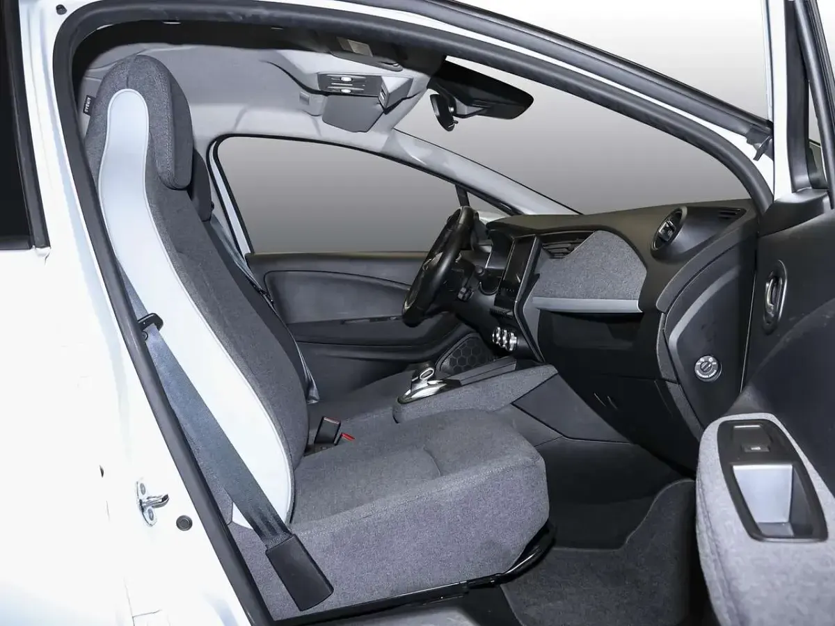 Gebraucht Renault Zoe 50 kW (69 PS) 2022 Arktisweiß (weiß) Kleinwagen