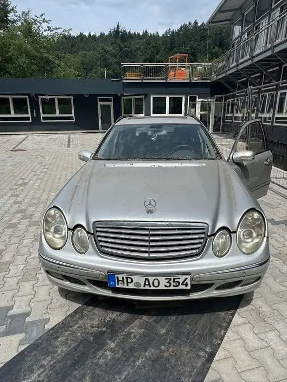 Gebraucht Mercedes E320 Elegance 204 PS (150 kW) 2004 Silber Limousine