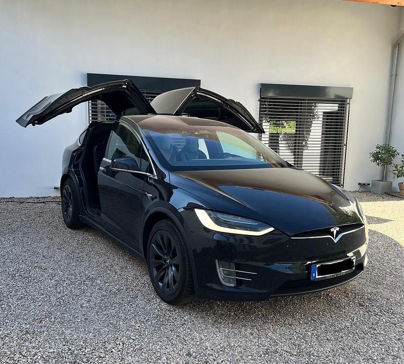 Schwarz Gebraucht 2018 Tesla Model X SUV | 27.500 € - Bild 1/4