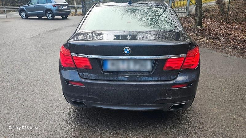 Gebraucht BMW 750 Shadowline 408 PS (300 kW) 2010 Schwarz Limousine