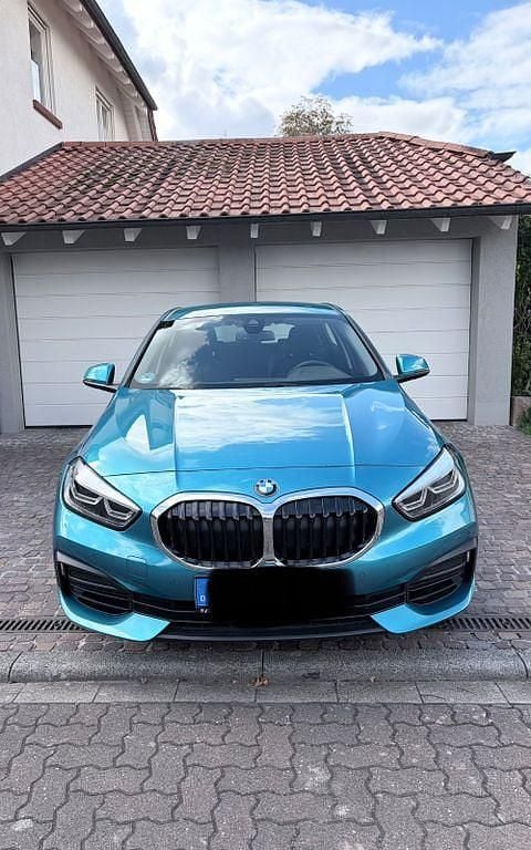 Blau Gebraucht 2023 BMW 116 Advantage Kleinwagen | 18.499 € (Guter Preis) - Bild 1/4