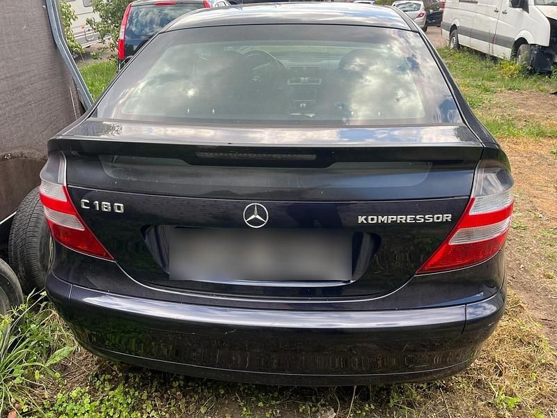Gebraucht Mercedes C180 147 PS (108 kW) 2004 Blau Coupé