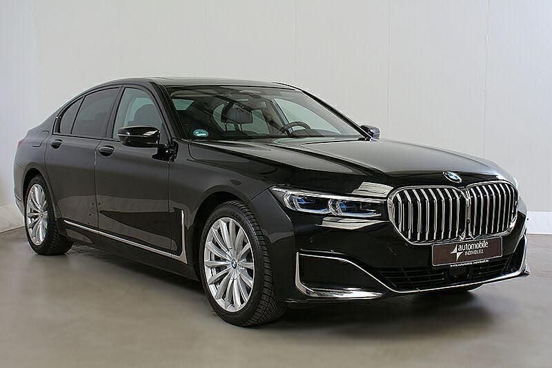 Gebraucht BMW 740 Executive 340 PS (250 kW) 2022 Saphirschwarz met. Limousine
