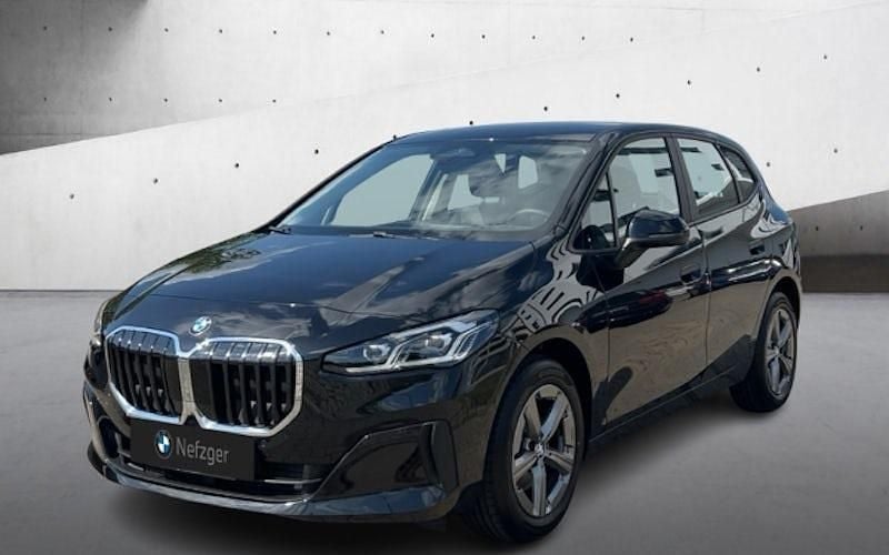 Schwarz Gebraucht 2024 BMW 218 Luxury Line Kombi | 29.900 € (Superpreis) - Bild 1/4