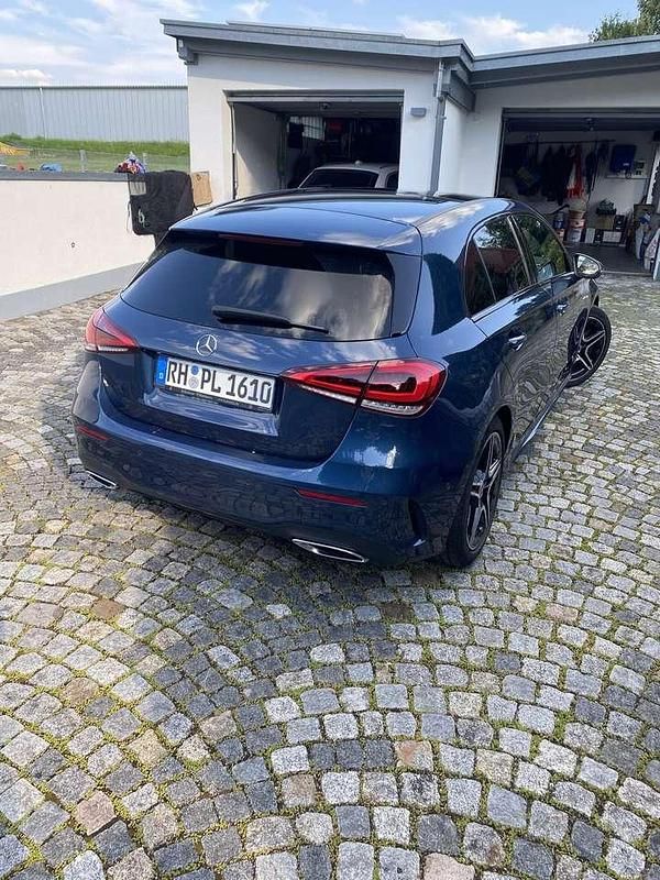 Gebraucht Mercedes A220 190 PS (139 kW) 2019 Blau Kleinwagen