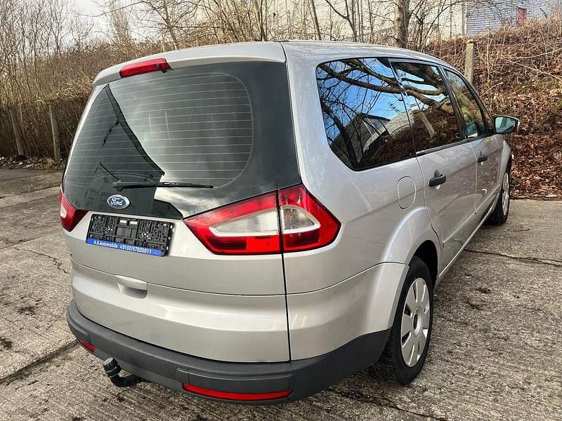 Gebraucht Ford Galaxy Ambiente 145 PS (106 kW) 2007 Silber Van / Kleinbus