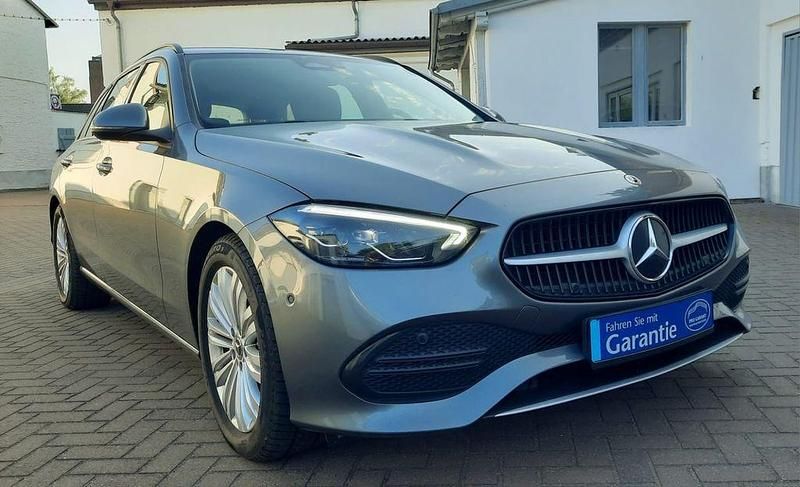 Gebraucht Mercedes C200 163 PS (119 kW) 2022 Grau Limousine