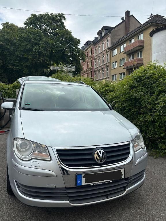 Grau Gebraucht 2007 VW Touran Trendline Van / Kleinbus | 2.450 € (Superpreis) - Bild 1/4