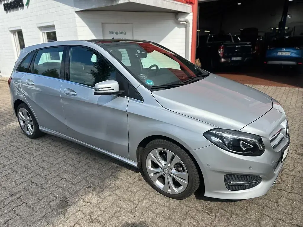 Gebraucht Mercedes B220 177 PS (130 kW) 2016 Silber Kleinwagen