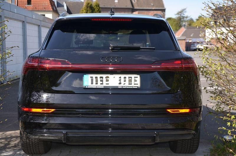 Gebraucht Audi e-tron S-Line 230 kW (313 PS) 2022 Schwarz SUV