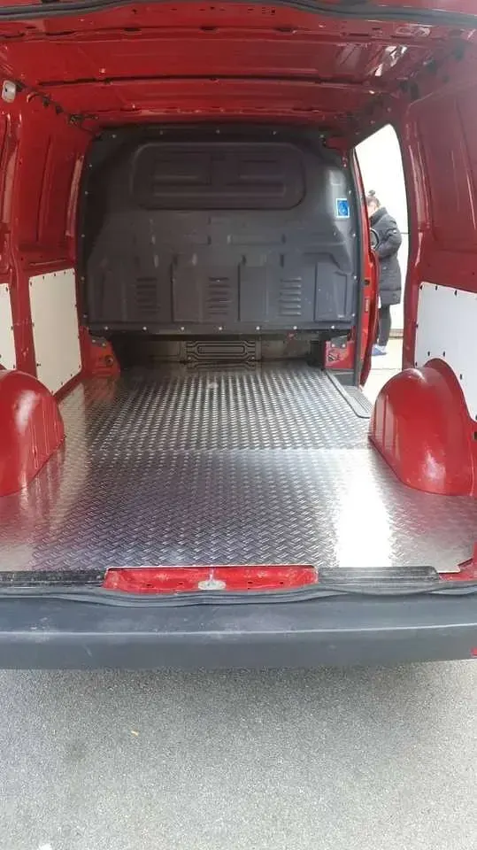 Gebraucht Mercedes Vito 114 PS (83 kW) 2016 Rot Van