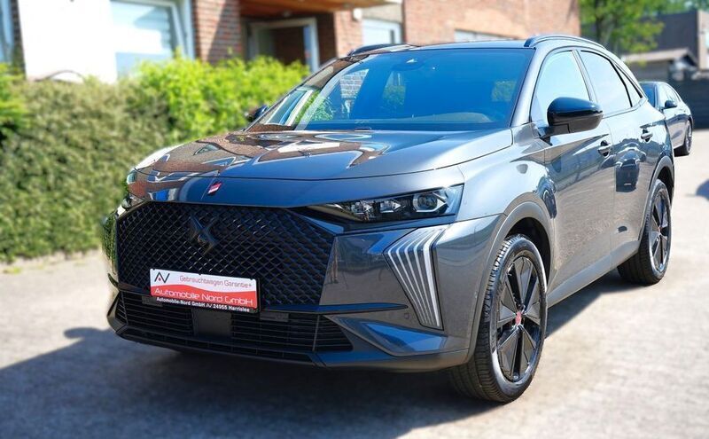 Grau Gebraucht 2024 DS Automobiles DS7 Crossback Performance Line Plus SUV | 33.600 € (Guter Preis) - Bild 1/4