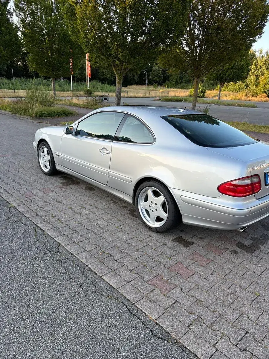Gebraucht Mercedes CLK320 Elegance 218 PS (160 kW) 2001 Silber Coupé
