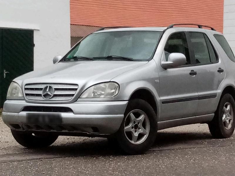 Gebraucht Mercedes ML320 200 PS (147 kW) 2001 Silber SUV