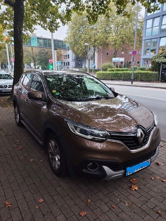 Beige Gebraucht 2015 Renault Kadjar XMOD SUV | 9.700 € (Guter Preis) - Bild 1/4