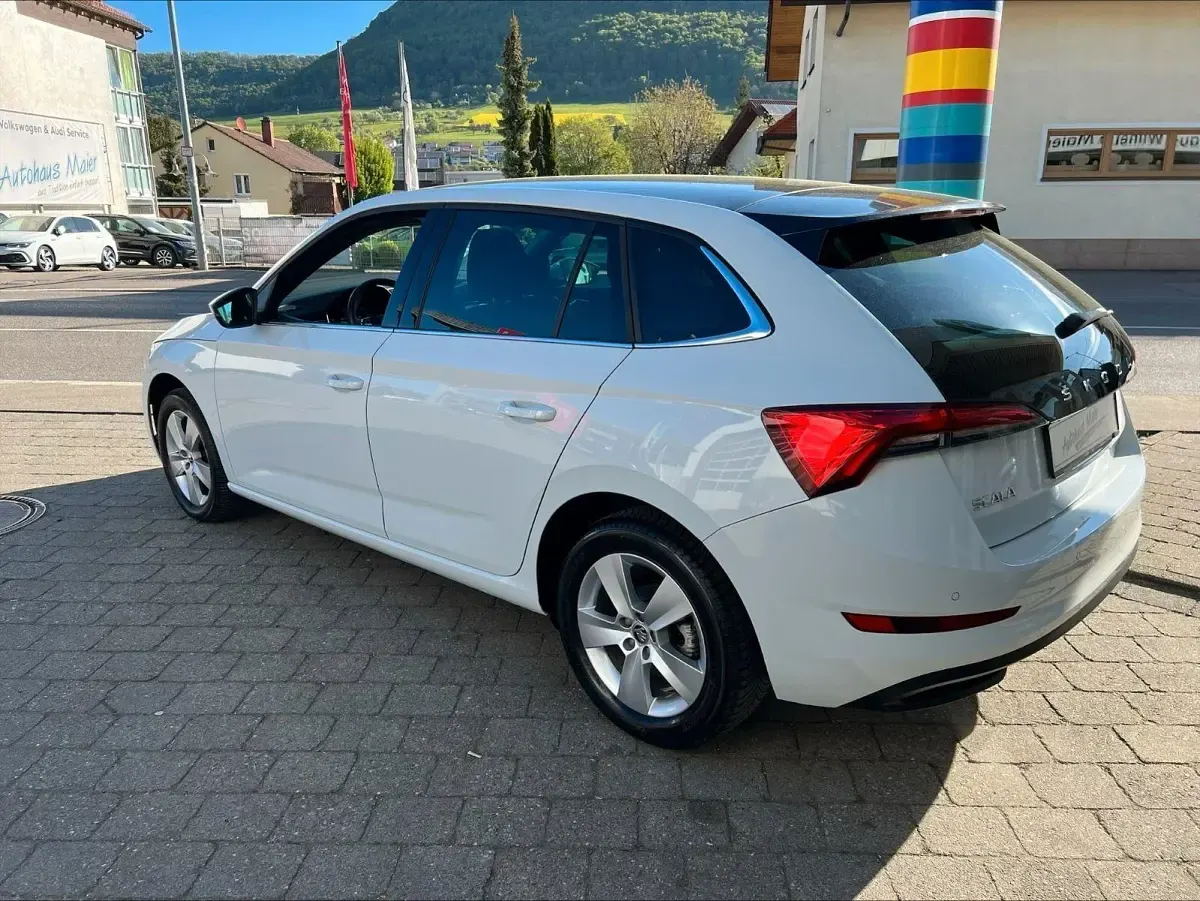 Gebraucht Skoda Scala Style 150 PS (110 kW) 2022 Weiß Kleinwagen