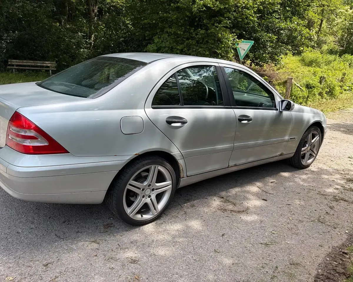 Gebraucht Mercedes C180 143 PS (105 kW) 2002 Limousine