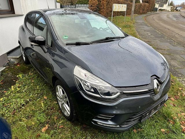 Grau (metallic) Gebraucht 2019 Renault Clio Van | 9.500 € (Fairer Preis) - Bild 1/4