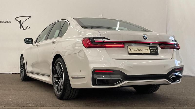 Gebraucht BMW 740 Executive 340 PS (250 kW) 2022 Mineralweiß metallic Limousine