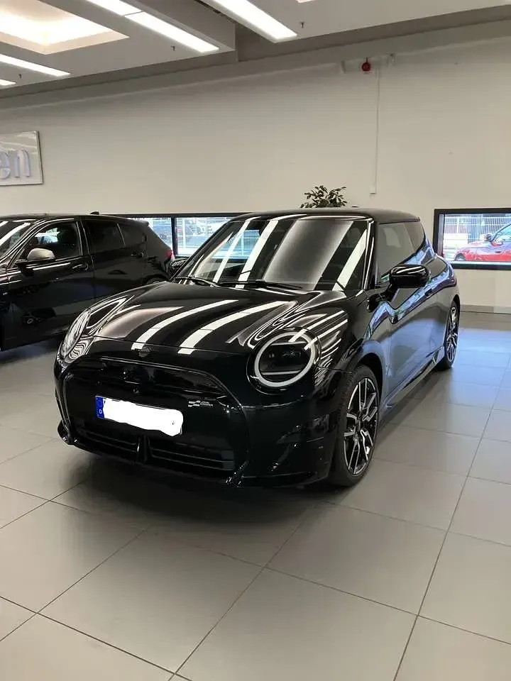 Gebraucht Mini Cooper SE 160 kW (218 PS) 2024 Schwarz Kleinwagen