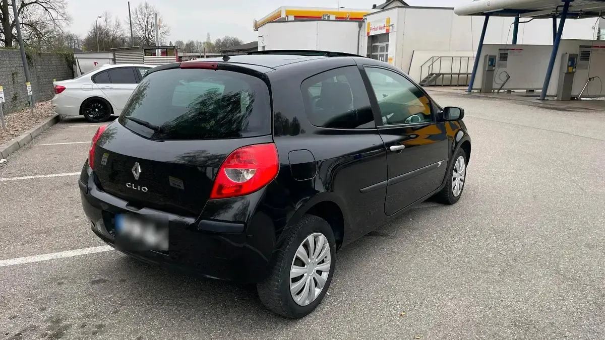 Używany Renault Clio III Initiale 101 KM (74 kW) 2008 Czarny Hatchback