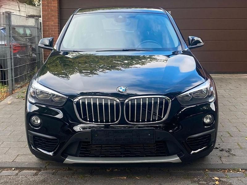 Schwarz Gebraucht 2019 BMW X1 Advantage SUV | 19.990 € (Guter Preis) - Bild 1/4