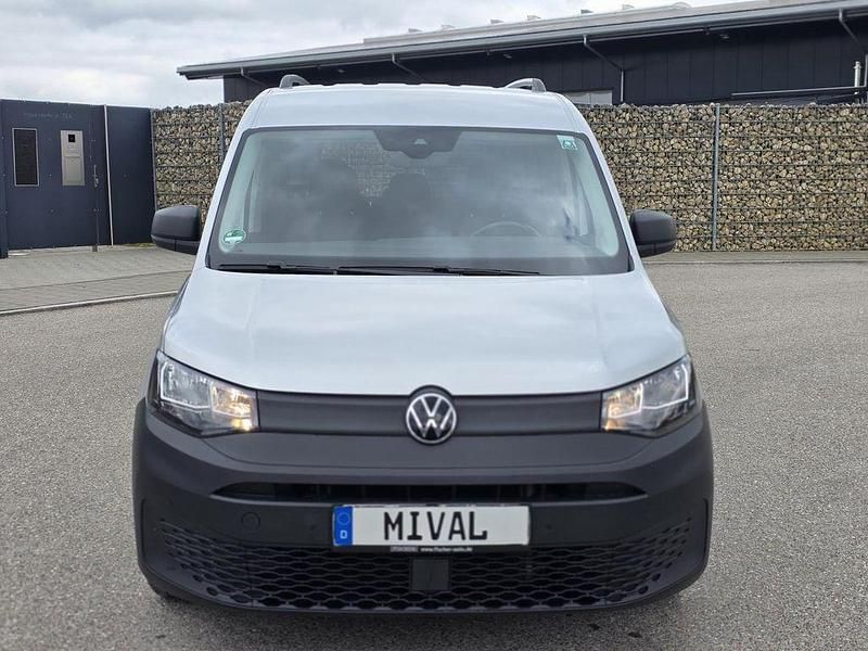 Second-hand VW Caddy 102 CP (75 kW) 2023 Argintiu Monovolum
