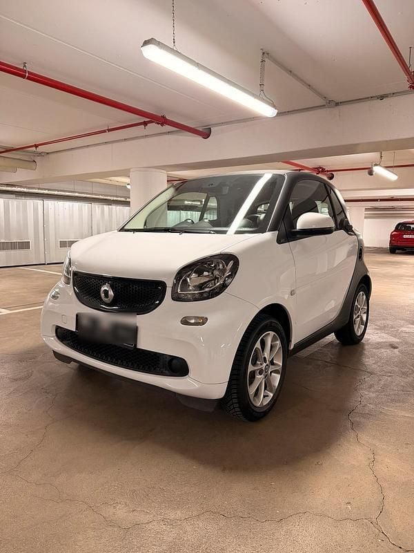Weiß Gebraucht 2017 Smart ForTwo Coupé Kleinwagen | 8.999 € (Guter Preis) - Bild 1/4