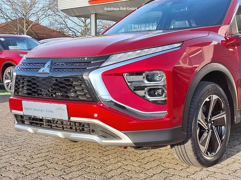 Gebraucht Mitsubishi Eclipse Cross Plus 188 PS (138 kW) 2024 Rot SUV