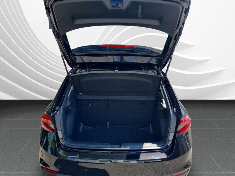 Blackmagic perleffekt Gebraucht 2023 Skoda Fabia Style Limousine | 24.490 € (Etwas zu teuer) - Bild 1/1