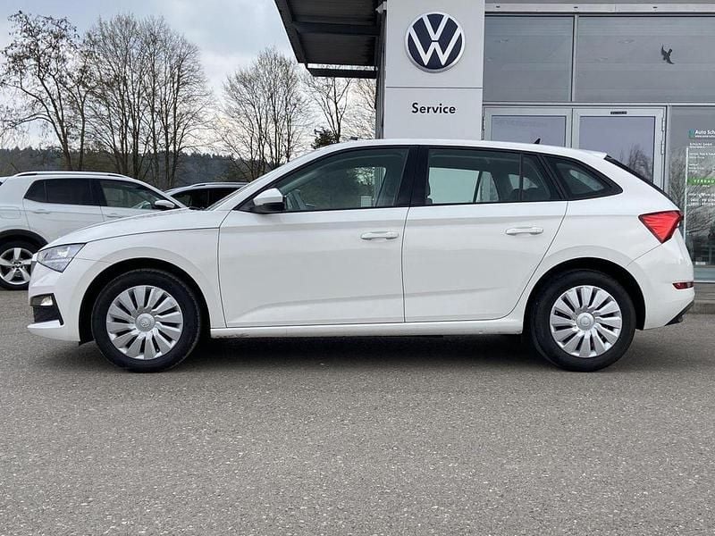 Gebraucht Skoda Scala Cool Plus 116 PS (85 kW) 2020 Weiß Kleinwagen