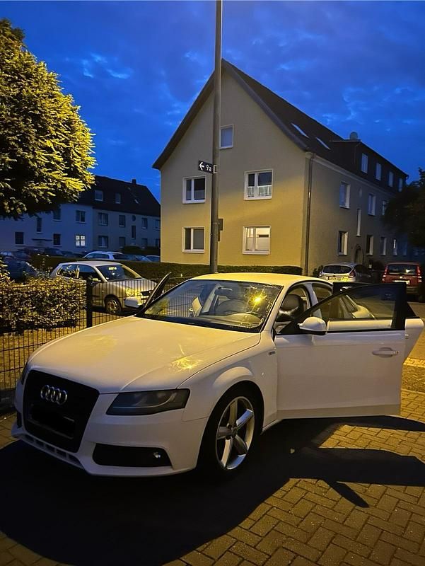 Weiß Gebraucht 2009 Audi A4 Limousine | 5.900 € (Fairer Preis) - Bild 1/4