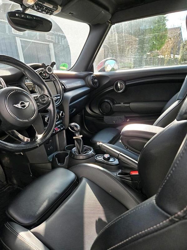 Gebraucht Mini Cooper Cabriolet 136 PS (100 kW) 2018 Rot Cabrio