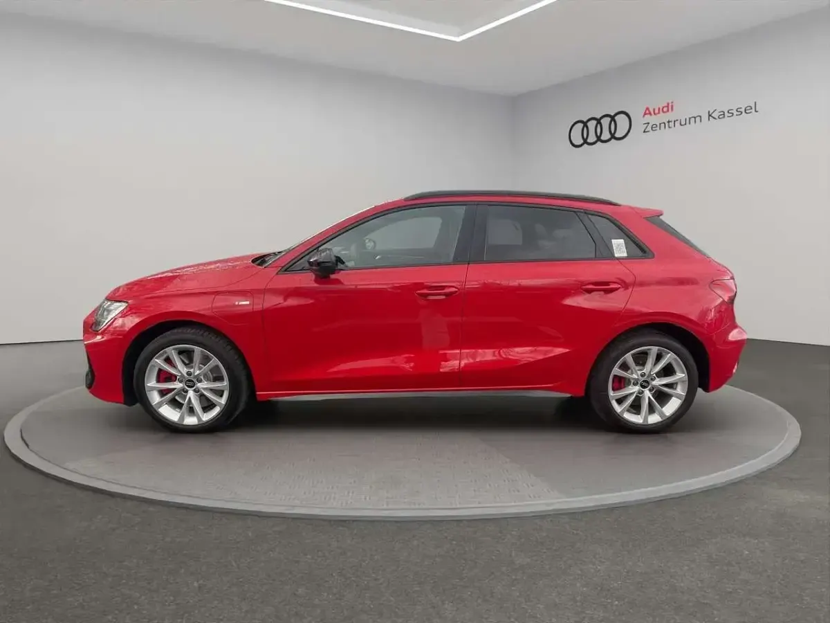 Gebraucht Audi A3 S-Line 272 PS (200 kW) 2025 Rot Limousine