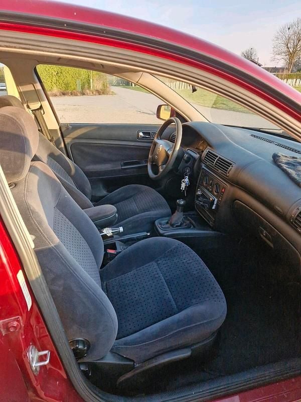 Occasion VW Passat 101 ch (74 kW) 1997 Berline