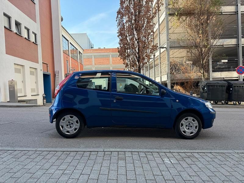 Gebraucht Fiat Punto 60 PS (44 kW) 2005 Blau Kleinwagen