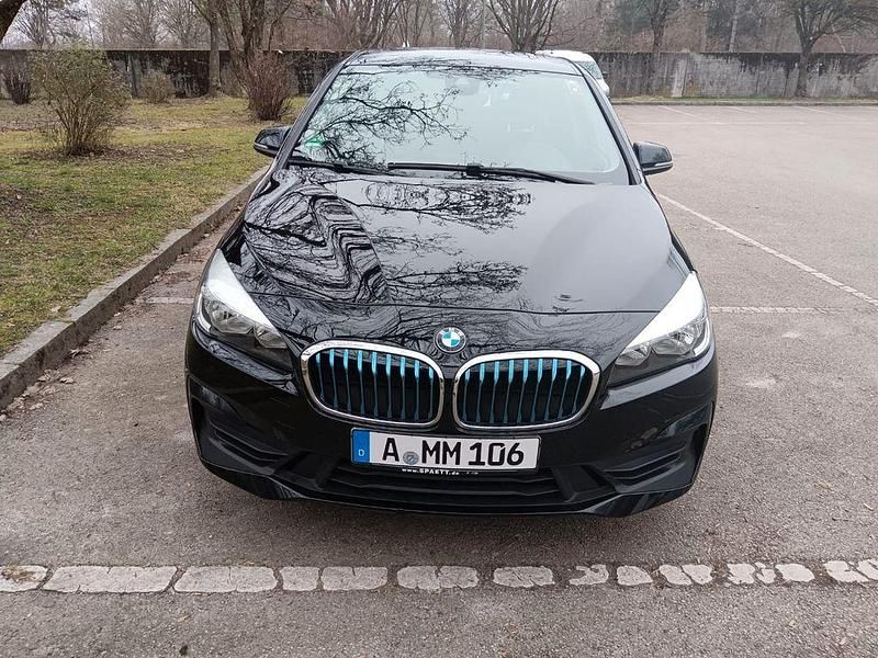 Schwarz Gebraucht 2018 BMW 225 Active Tourer iPerformance Van / Kleinbus | 13.600 € (Superpreis) - Bild 1/4