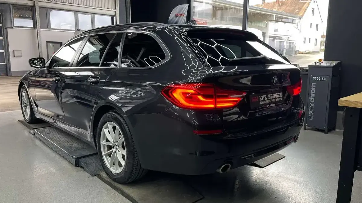 Używany BMW 520 Performance 190 KM (139 kW) 2017 Szary Kombi
